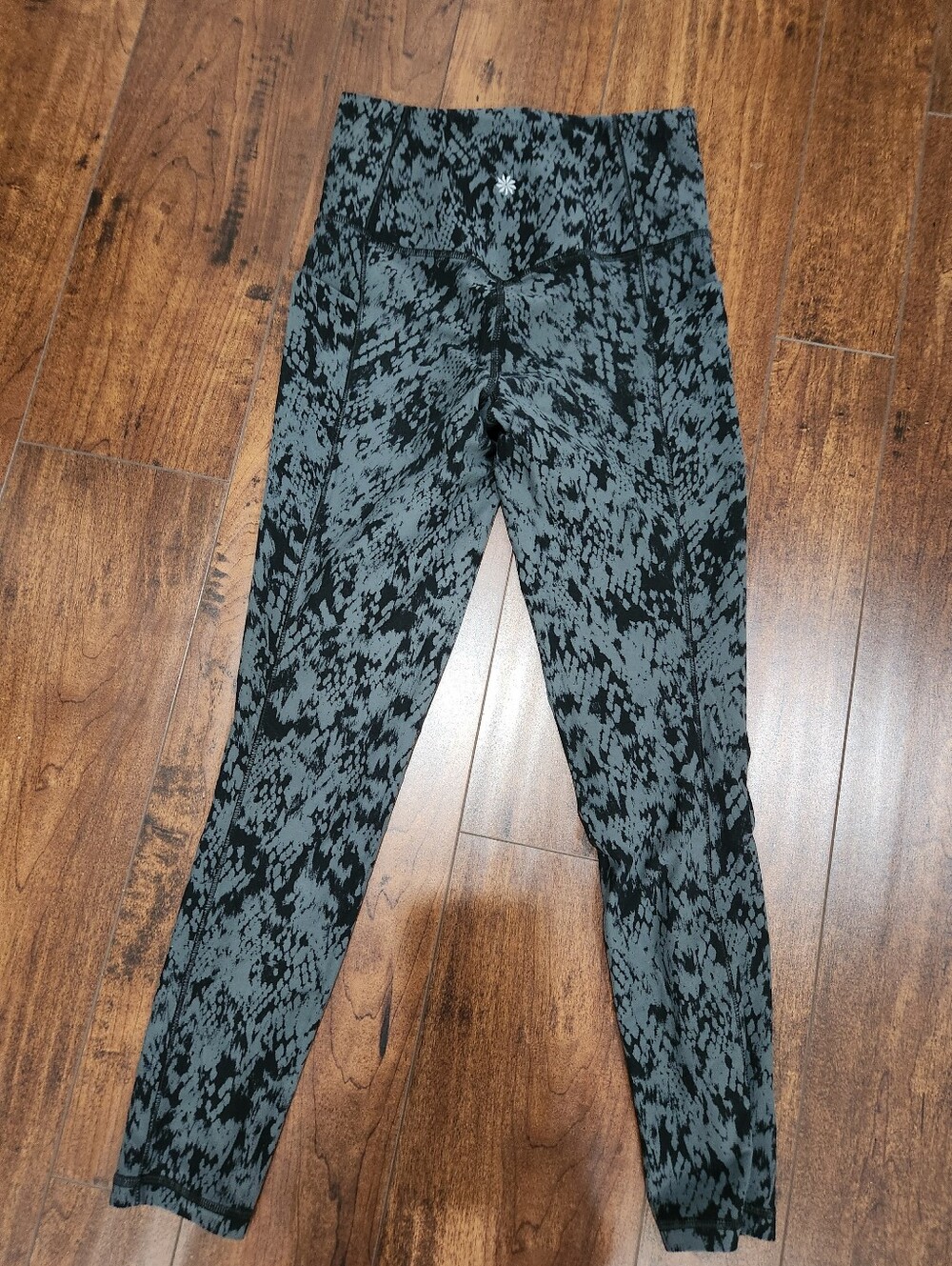 Athleta Stash Pockets Leggings. Size XS VGUC